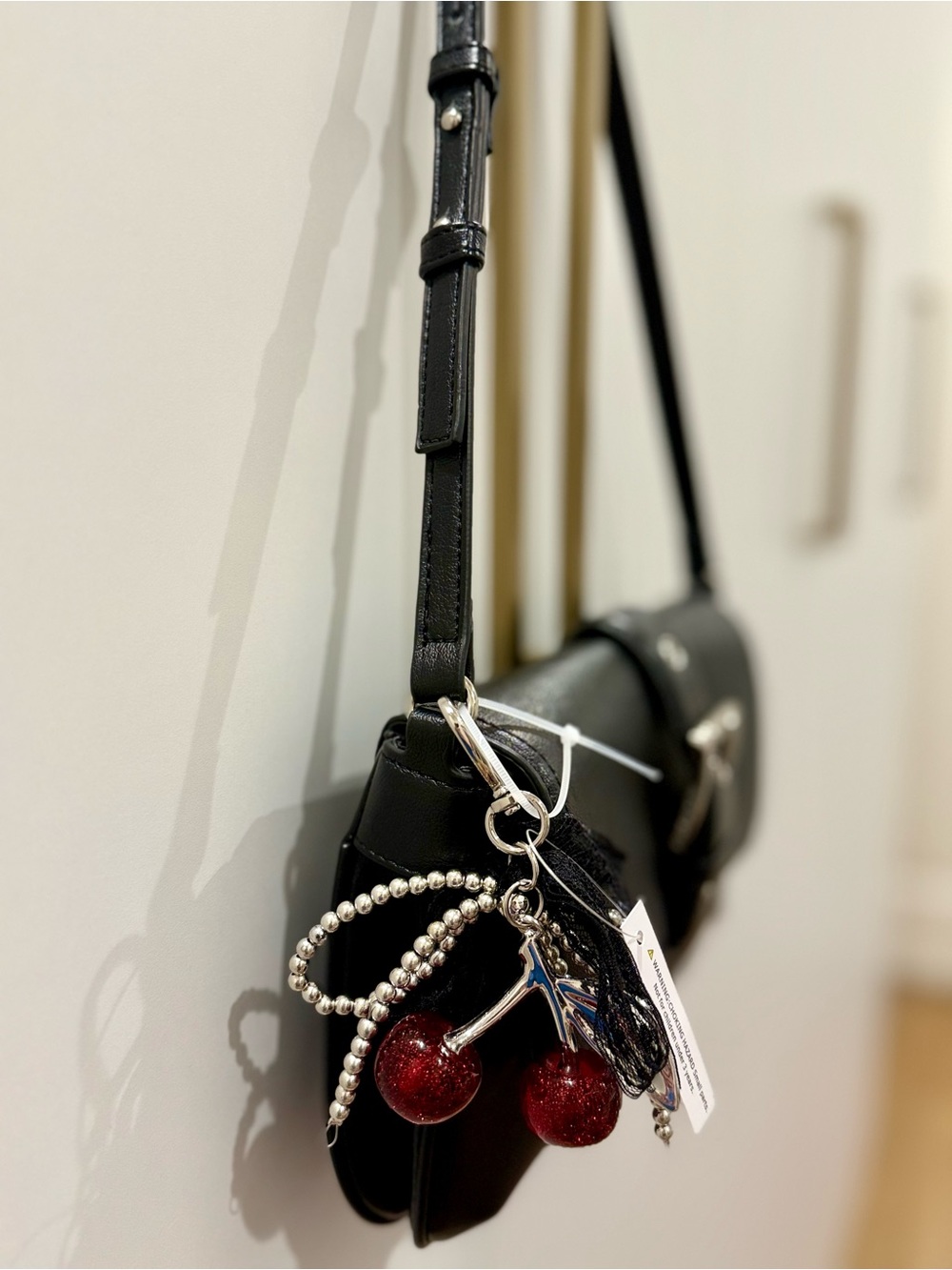 NWT Steve Madden Black Baguette Shoulder Bag w/ Cherry Charm - Picture 5 of 11